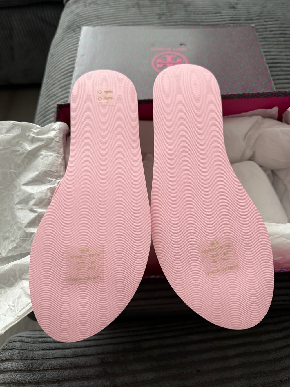 Tory Burch Women's Kira Flip-Flops Size 9 - Picture 2 of 4
